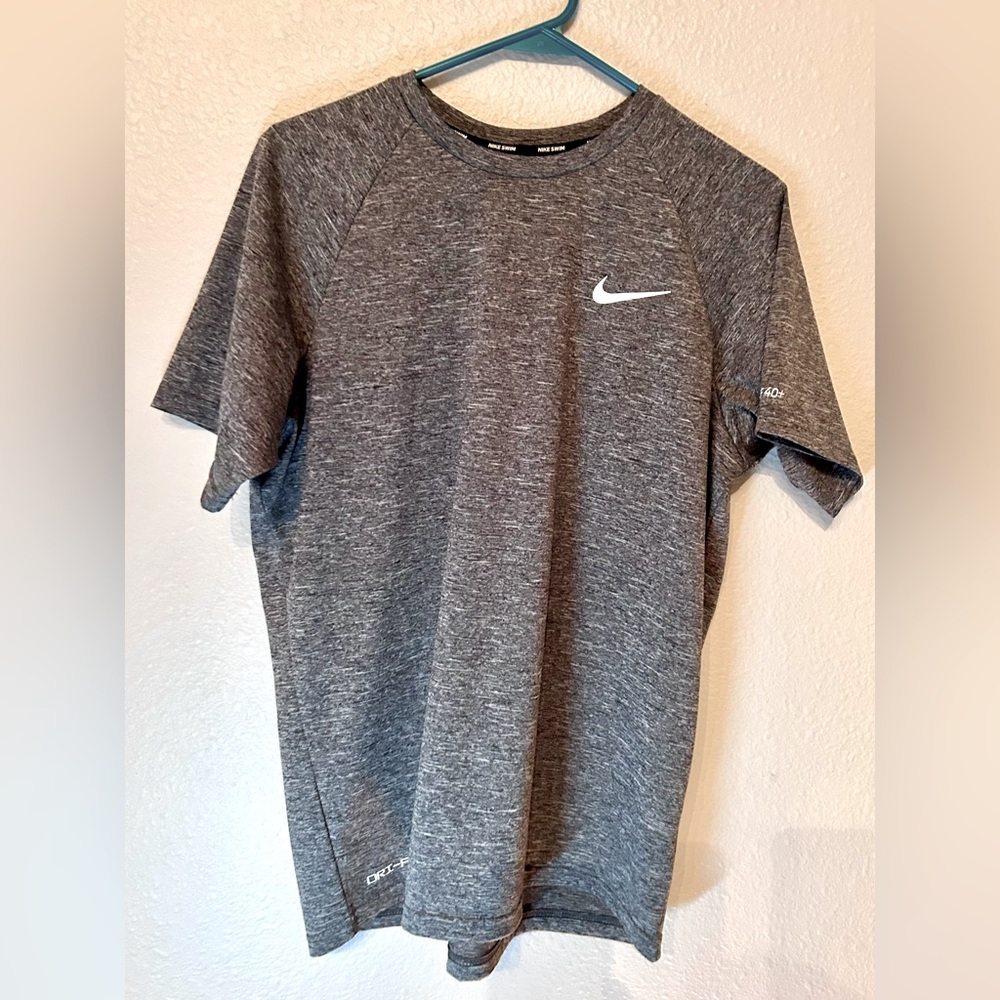 Nike Swim Men’s tee, UPF 40+, M